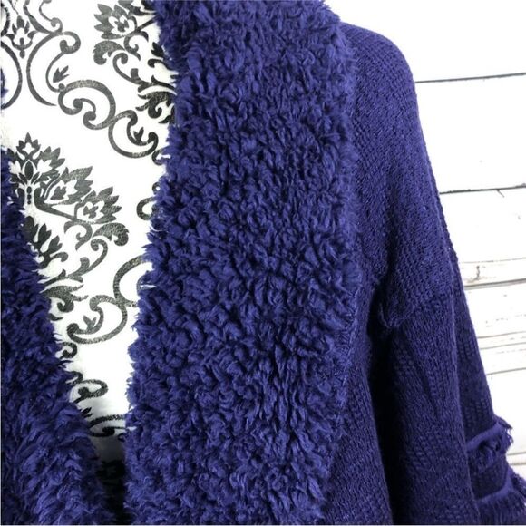 Bloomingdale’s Honeydew Hold Me Tight Reversible Wrap Cardigan Kimono - Picture 7 of 12